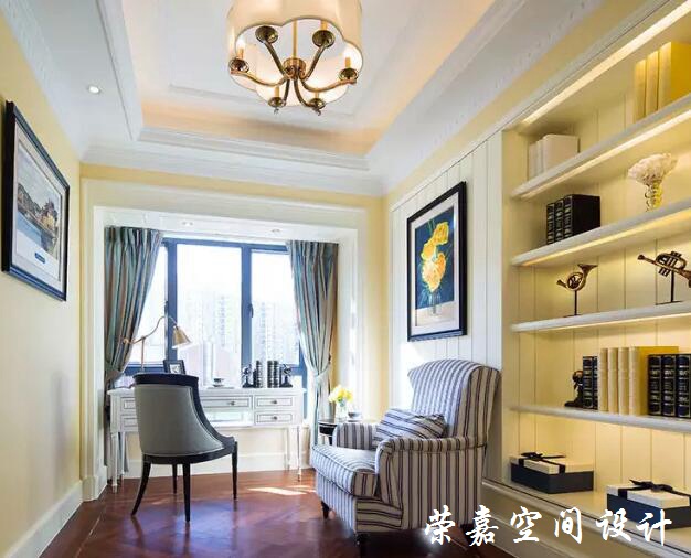 書房這么美，還能專心地看書嗎？
